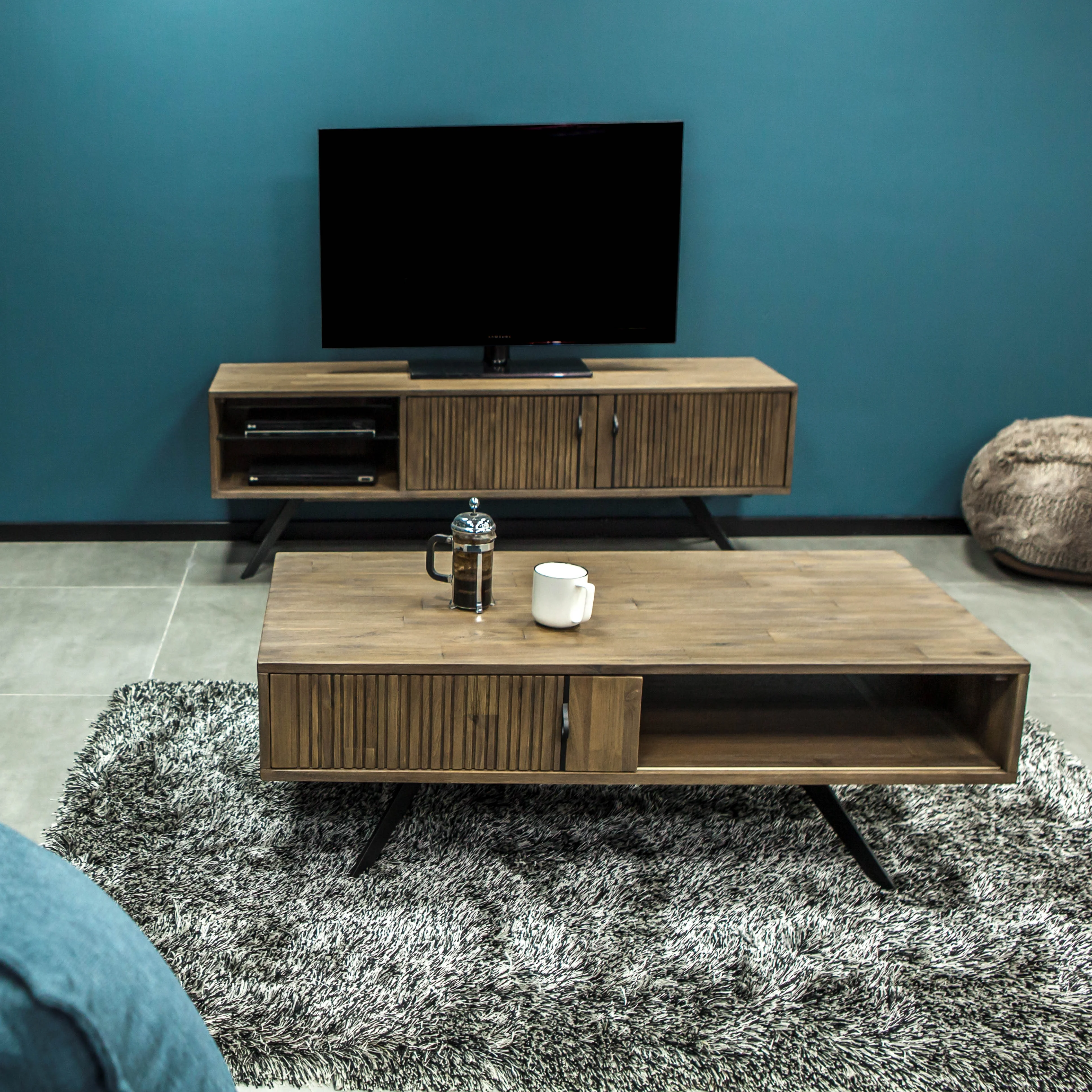 TV staliukas MASA